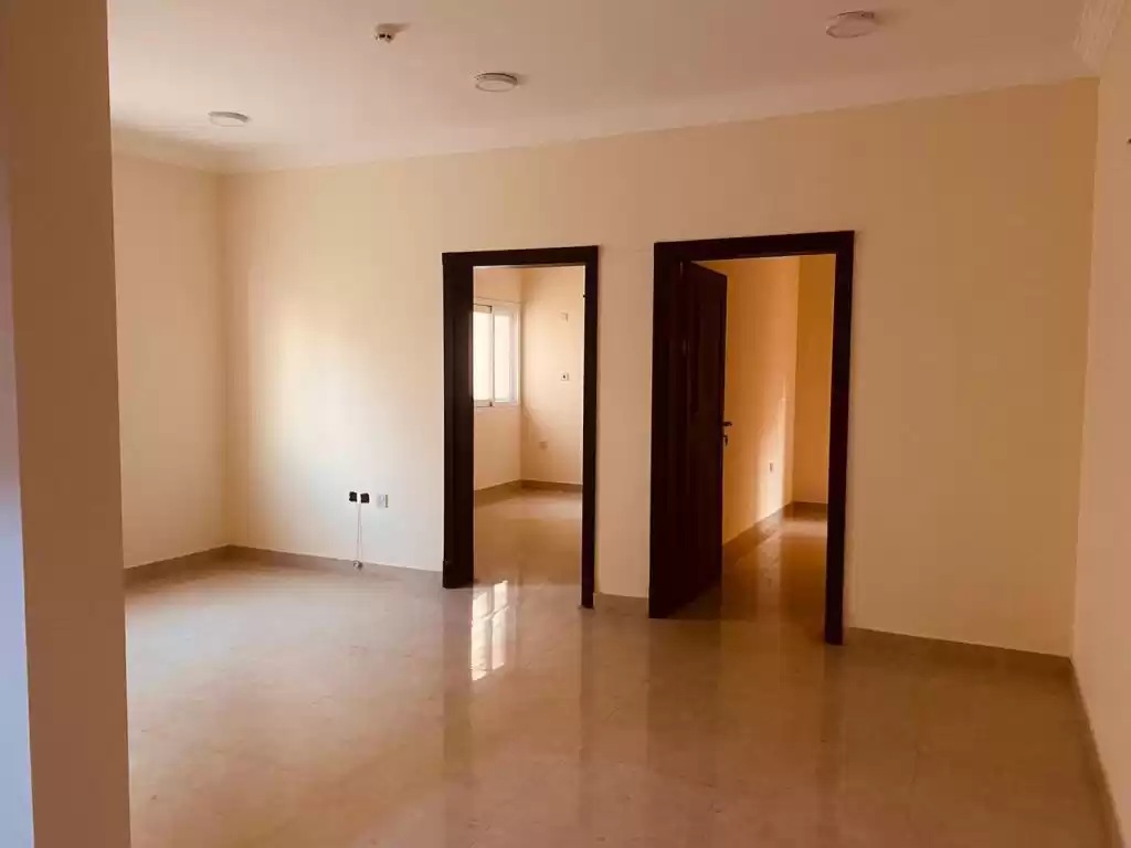 Residential Ready Property 2 Bedrooms U/F Apartment  for rent in Al Sadd , Doha #14547 - 1  image 