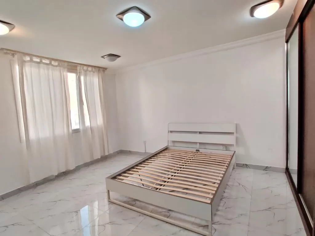 Residential Ready Property Studio S/F Apartment  for rent in Doha #14558 - 2  image 