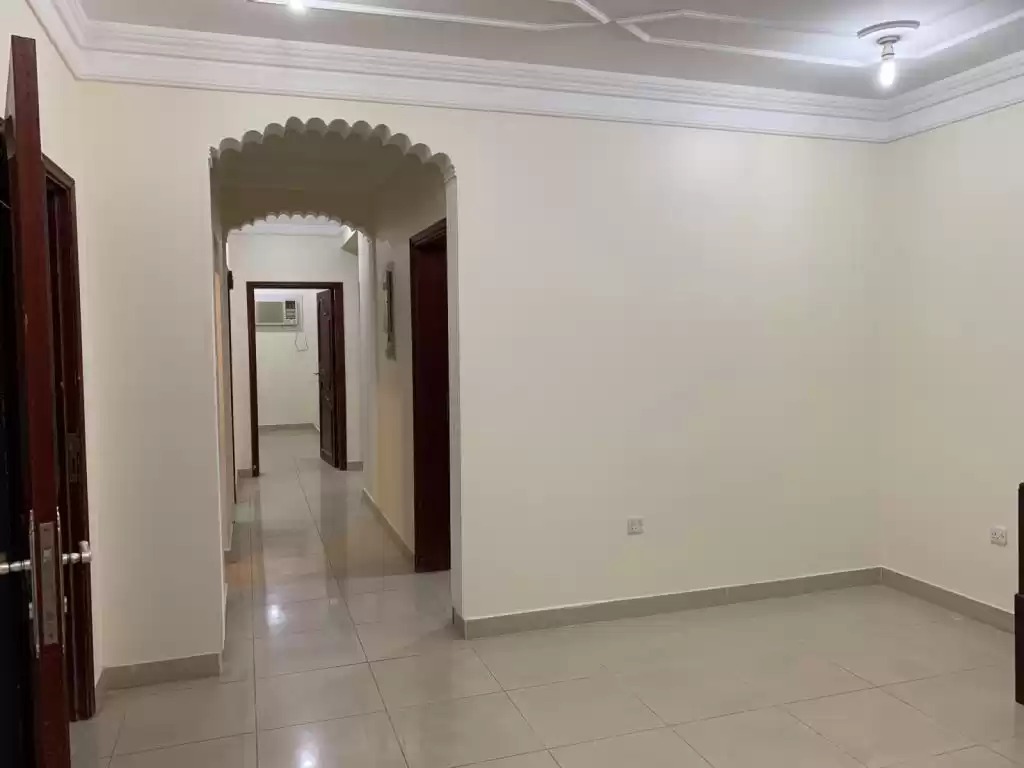 Residential Ready Property 3 Bedrooms S/F Apartment  for rent in Al Sadd , Doha #14563 - 1  image 
