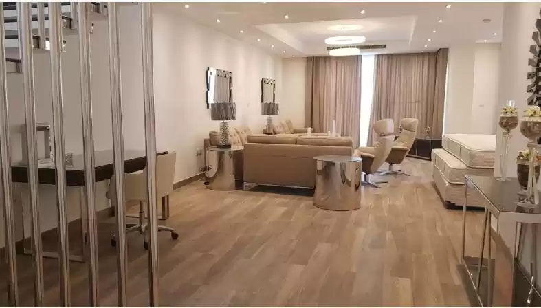 Résidentiel Propriété prête 4 chambres F / F Villa à Compound  a louer au Al-Sadd , Doha #14606 - 1  image 