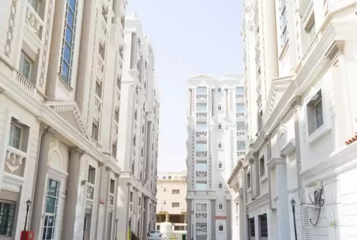 Жилой Готовая недвижимость 2 спальни Н/Ф Сложный  в аренду в Аль-Садд , Доха #14638 - 1  image 