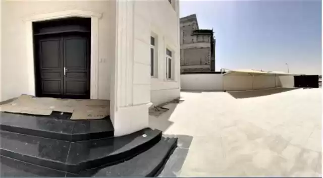 yerleşim Hazır Mülk 7+ Yatak Odası U/F Müstakil Villa  satılık içinde Al Sadd , Doha #14646 - 1  image 