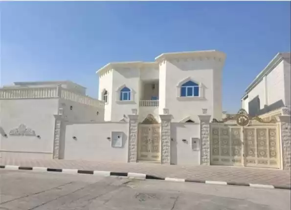 Residential Ready Property 7+ Bedrooms U/F Standalone Villa  for sale in Al Sadd , Doha #14647 - 1  image 