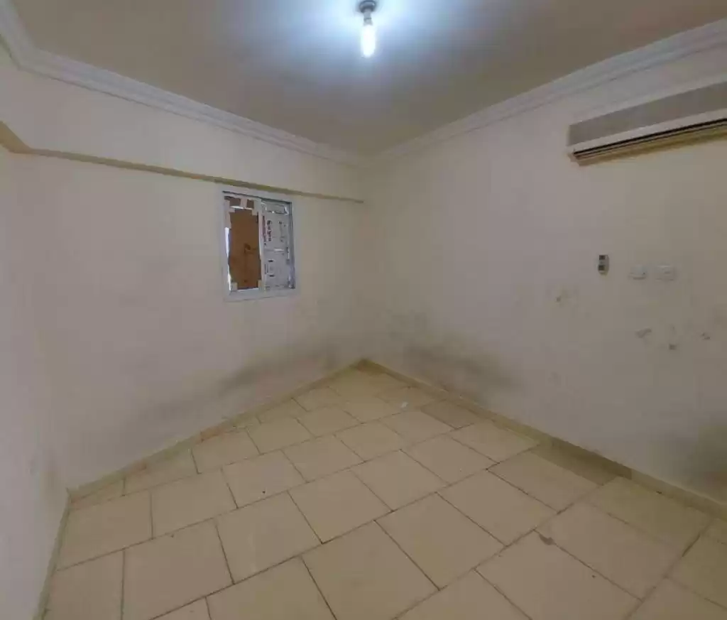 Wohn Klaar eigendom 2 Schlafzimmer U/F Wohnung  zu vermieten in Al Sadd , Doha #14665 - 1  image 