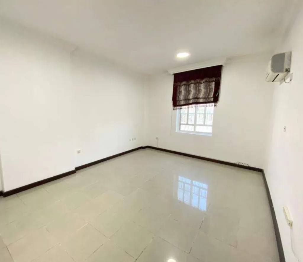 Residential Ready Property 3 Bedrooms U/F Apartment  for rent in Old-Airport , Doha-Qatar #14672 - 2  image 