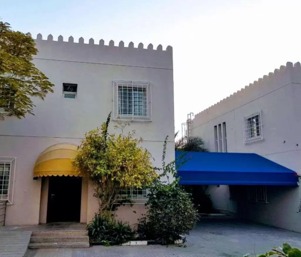 Residential Ready Property 4 Bedrooms U/F Villa in Compound  for rent in Doha-Qatar #14684 - 1  image 
