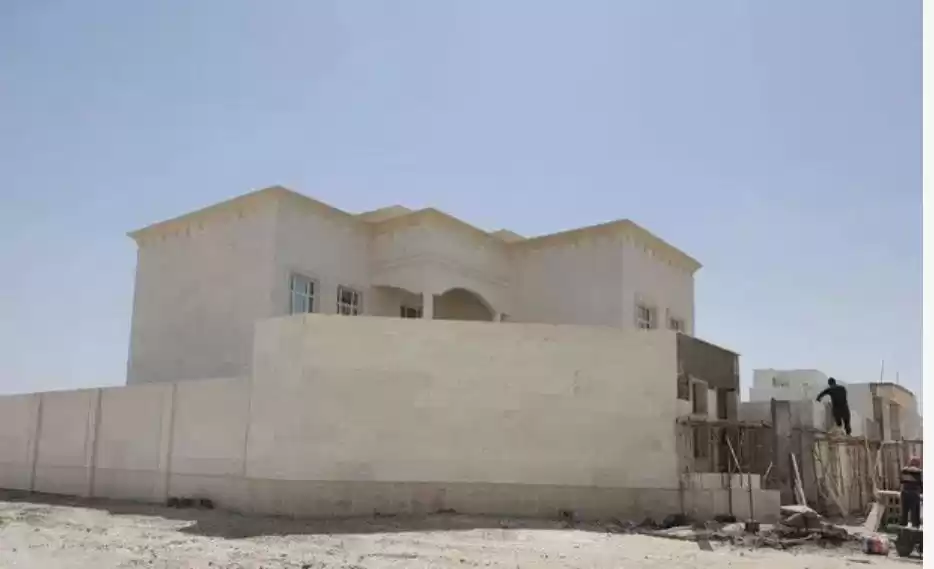 Residential Ready Property 7+ Bedrooms U/F Standalone Villa  for sale in Al Sadd , Doha #14697 - 1  image 