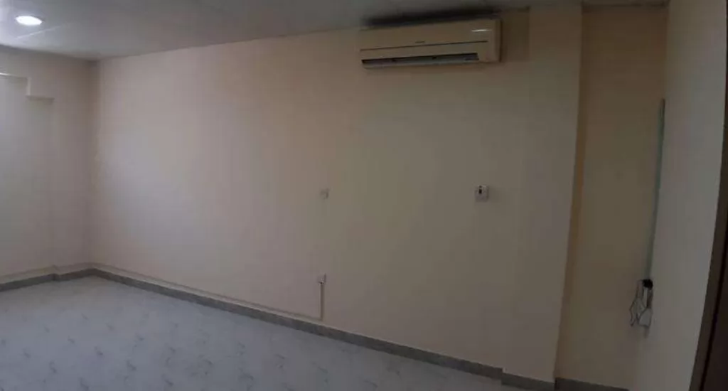 Residential Ready Property 1 Bedroom U/F Villa in Compound  for rent in Doha #14707 - 1  image 