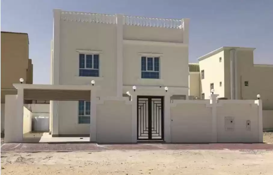 yerleşim Hazır Mülk 6 Yatak Odası U/F Müstakil Villa  satılık içinde Al Sadd , Doha #14716 - 1  image 