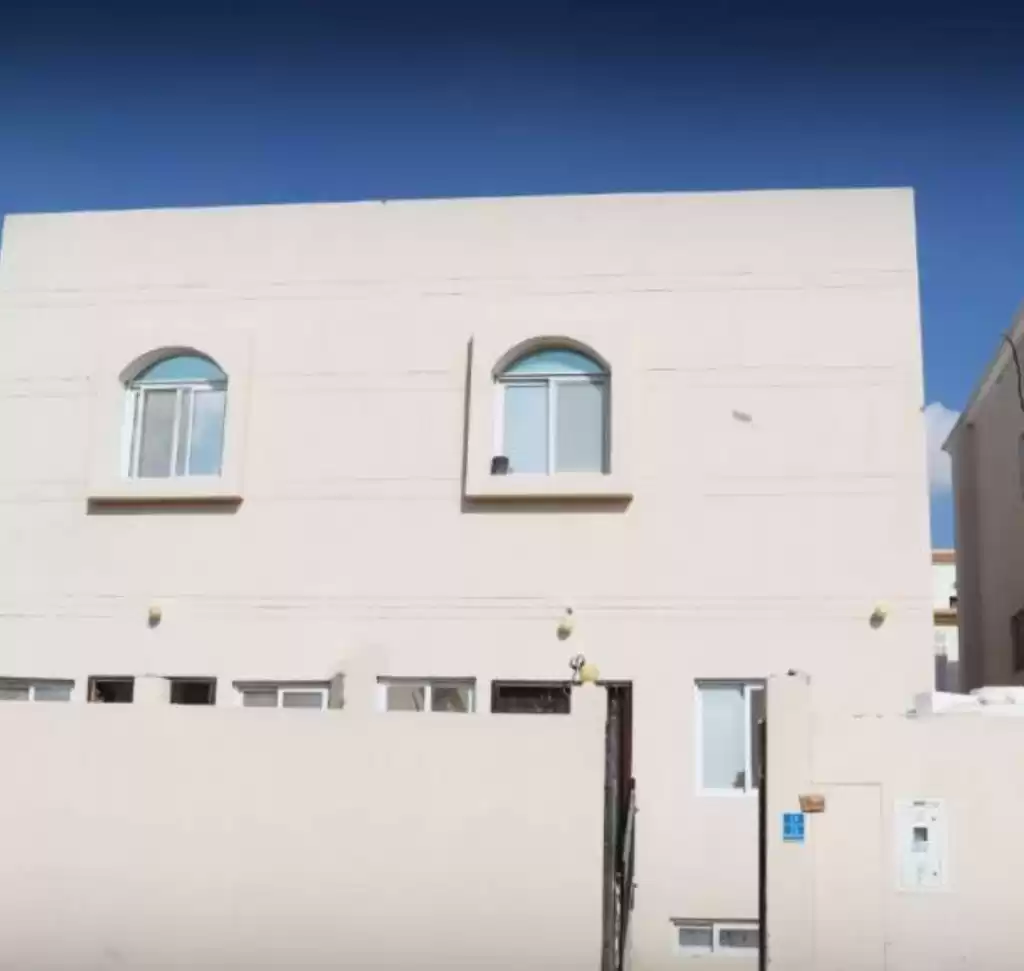 Résidentiel Propriété prête 1 chambre U / f Appartement  a louer au Al-Sadd , Doha #14717 - 1  image 