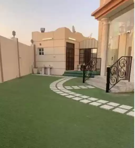 Жилой Готовая недвижимость 5 спален Ж/Ж Отдельная вилла  продается в Аль-Садд , Доха #14719 - 1  image 