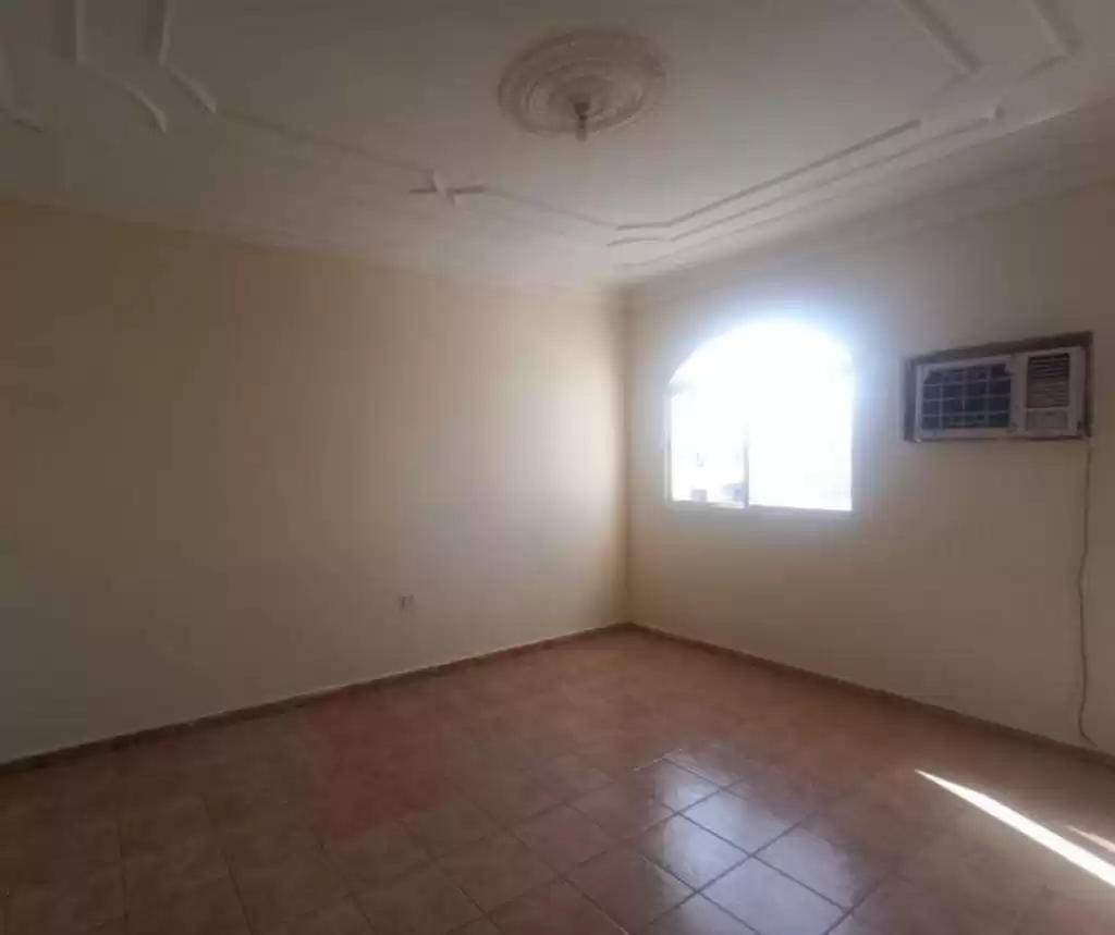 Wohn Klaar eigendom 6 Schlafzimmer U/F Villa in Verbindung  zu vermieten in Al Sadd , Doha #14721 - 1  image 