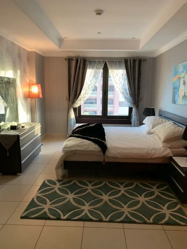 Residential Ready 1 Bedroom F/F Apartment  for sale in The-Pearl-Qatar , Doha-Qatar #14727 - 1  image 