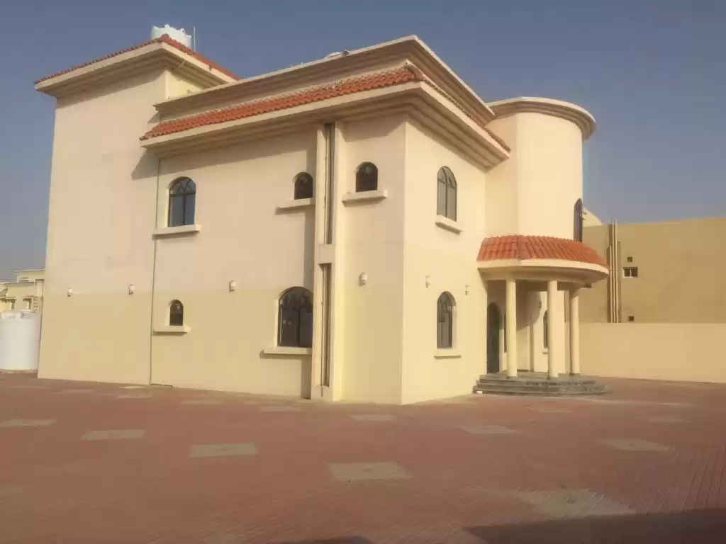 Жилой Готовая недвижимость 1 спальня Ж/Ж Квартира  в аренду в Аль-Садд , Доха #14735 - 1  image 