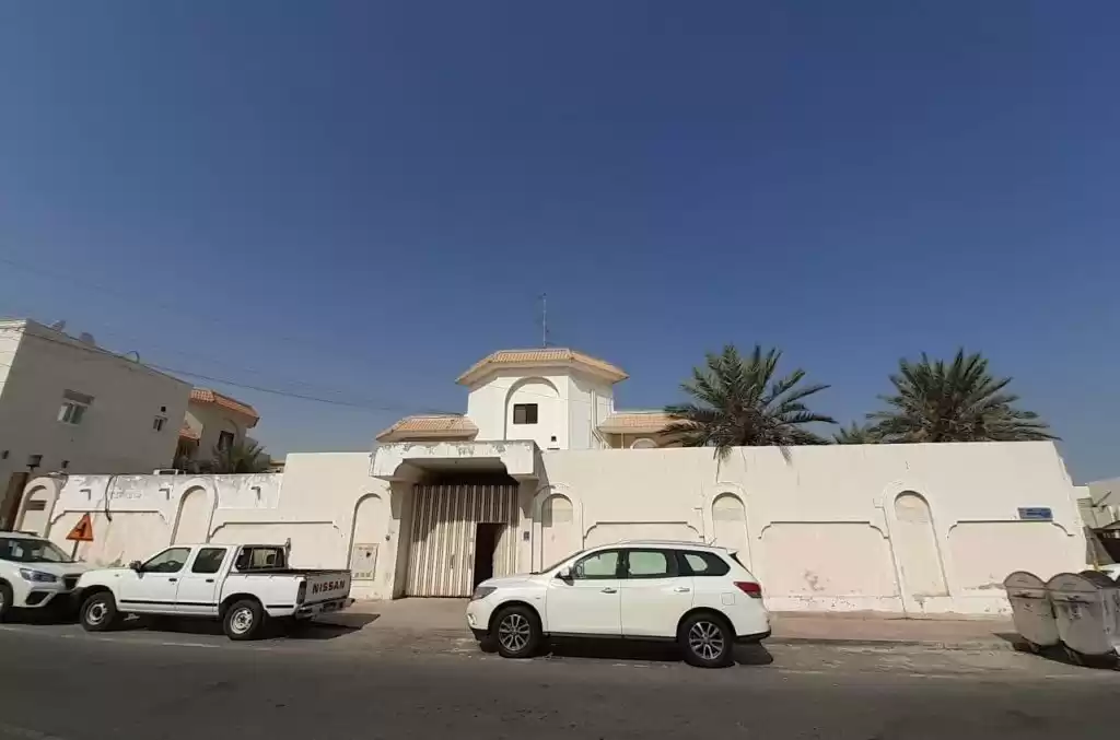 Wohn Klaar eigendom 1 Schlafzimmer U/F Wohnung  zu vermieten in Al Sadd , Doha #14741 - 1  image 