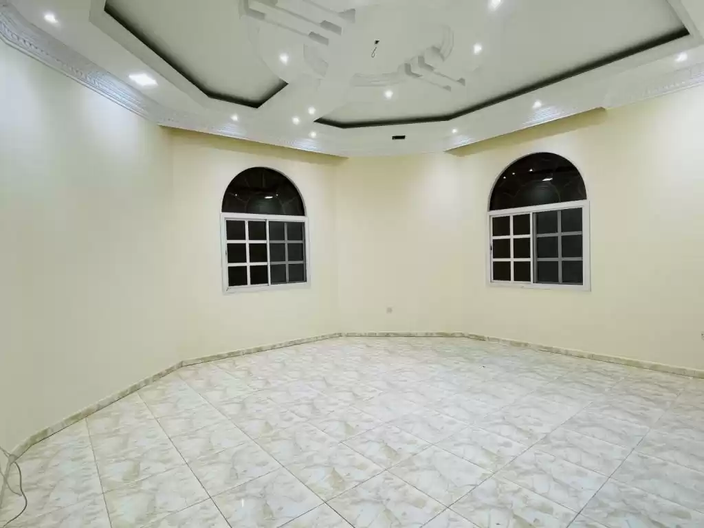 Residential Ready Property Studio U/F Apartment  for rent in Al Sadd , Doha #14746 - 1  image 