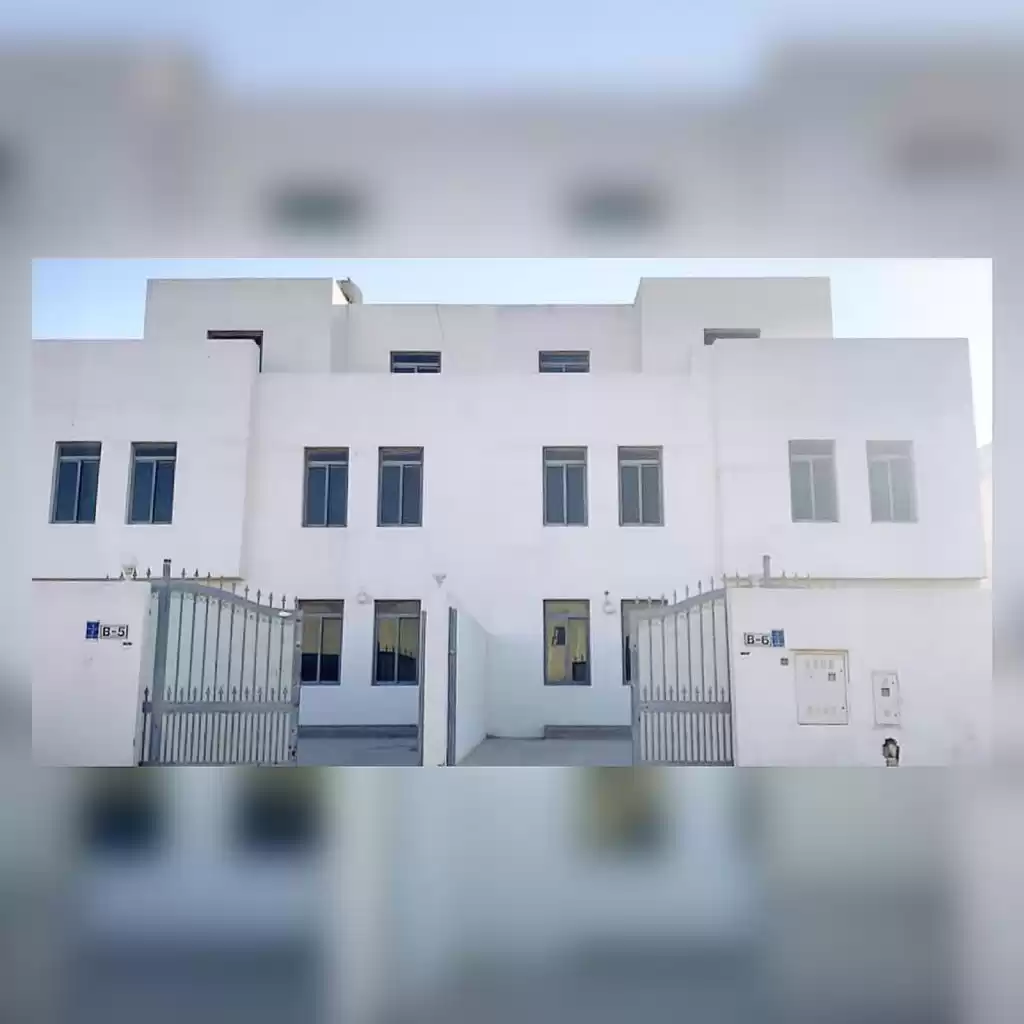 Жилой Готовая недвижимость 2 спальни Н/Ф Квартира  в аренду в Аль-Садд , Доха #14771 - 1  image 