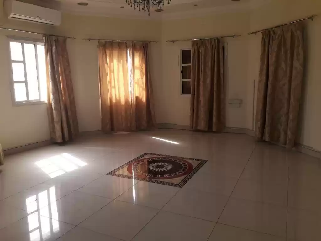 Residential Ready Property 2 Bedrooms S/F Apartment  for rent in Al Sadd , Doha #14773 - 1  image 
