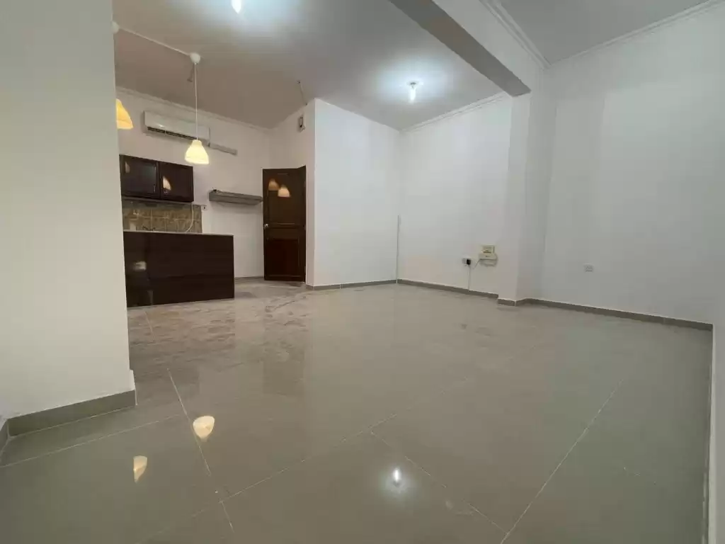 Wohn Klaar eigendom 1 Schlafzimmer U/F Wohnung  zu vermieten in Al Sadd , Doha #14786 - 1  image 