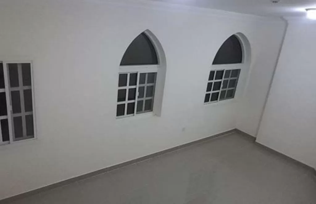 Residential Ready Property 3 Bedrooms U/F Apartment  for rent in Fereej-Bin-Mahmoud , Doha-Qatar #14816 - 1  image 