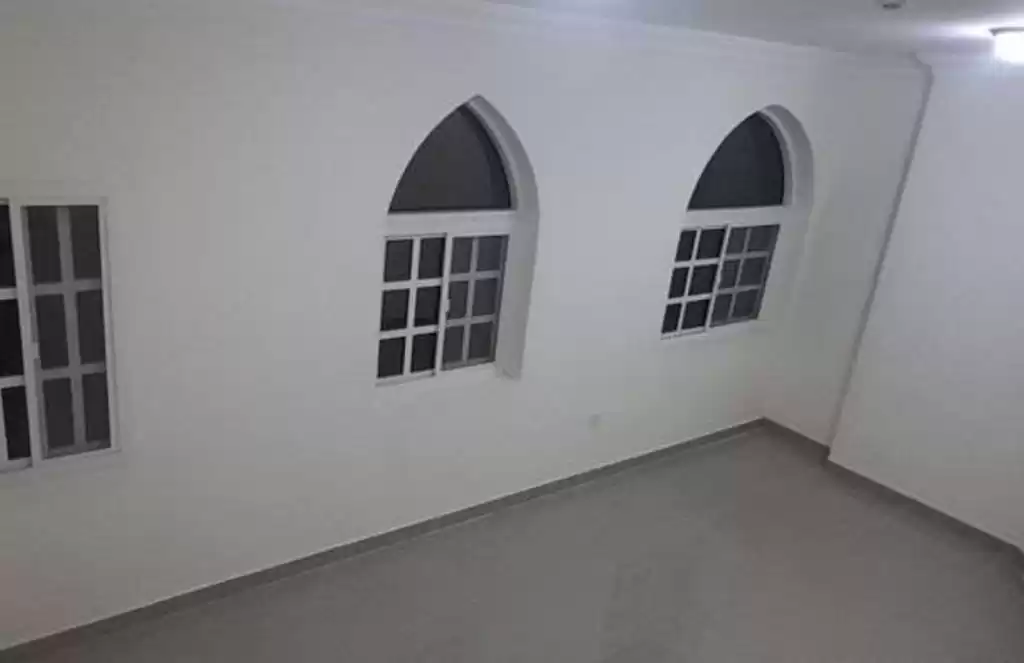 Wohn Klaar eigendom 3 Schlafzimmer U/F Wohnung  zu vermieten in Al Sadd , Doha #14816 - 1  image 