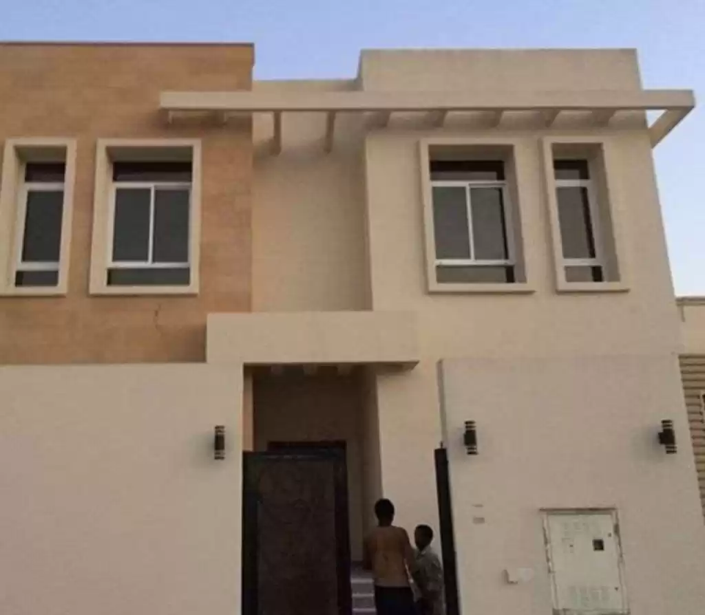 Wohn Klaar eigendom 2 Schlafzimmer U/F Wohnung  zu vermieten in Al Sadd , Doha #14818 - 1  image 
