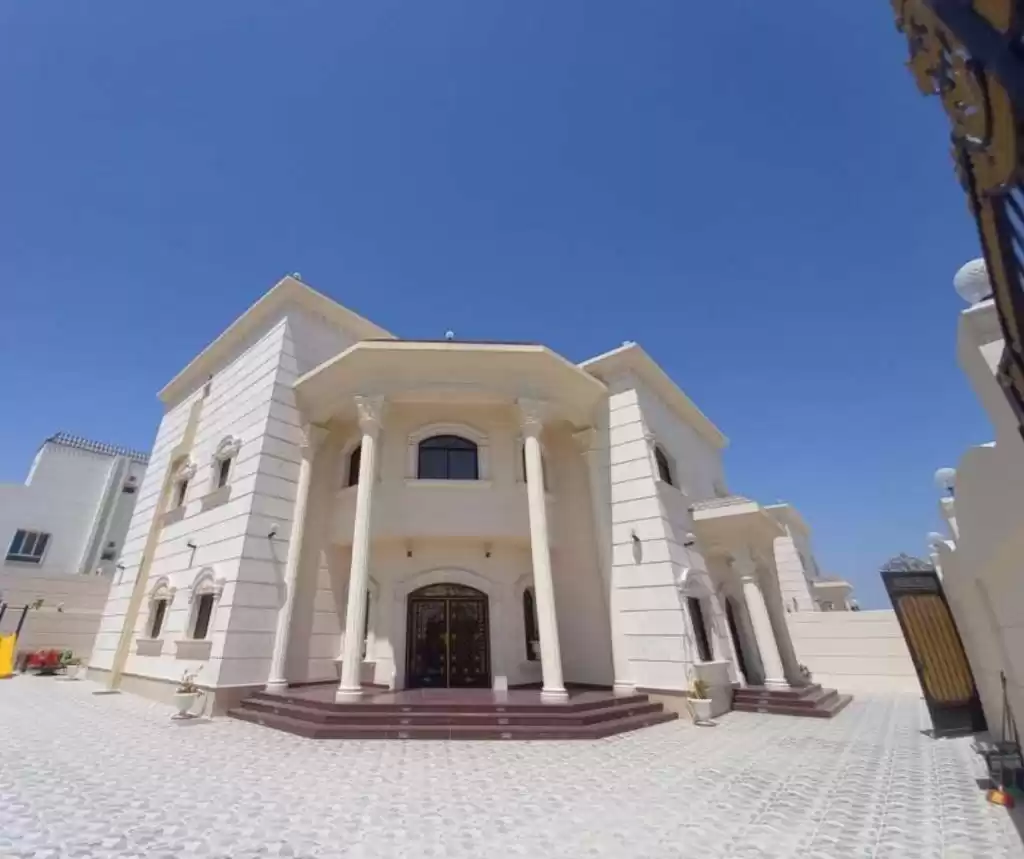Résidentiel Propriété prête 7 chambres U / f Appartement  à vendre au Al-Sadd , Doha #14820 - 1  image 