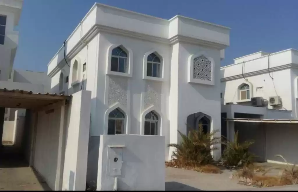 Коммерческий Готовая недвижимость Н/Ф Отдельная вилла  в аренду в Аль-Садд , Доха #14823 - 1  image 