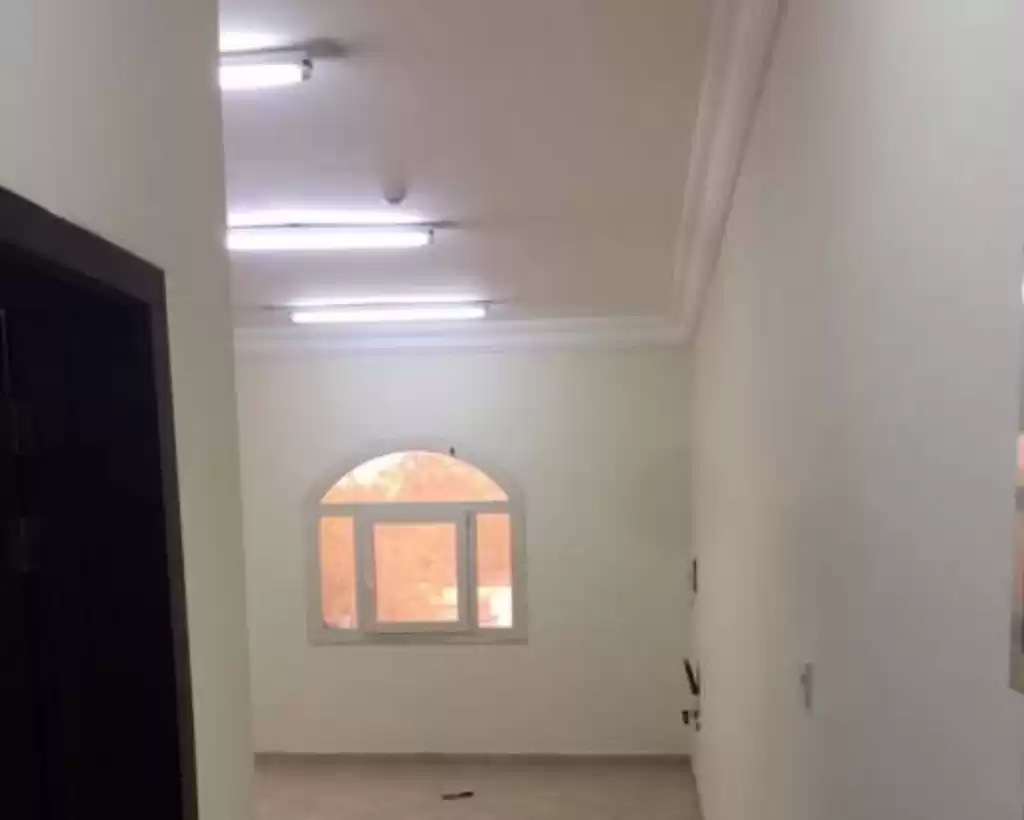 Wohn Klaar eigendom 3 Schlafzimmer U/F Wohnung  zu vermieten in Al Sadd , Doha #14828 - 1  image 