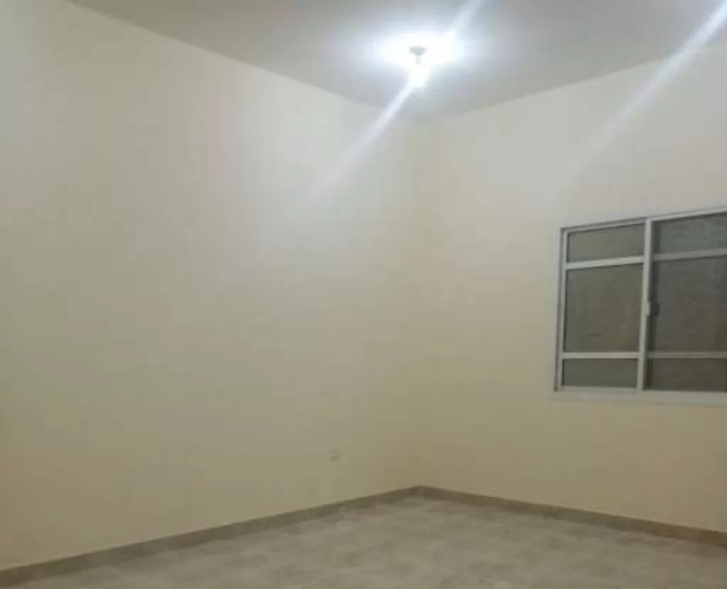 Residential Ready Property 2 Bedrooms U/F Apartment  for rent in Fereej-Bin-Mahmoud , Doha-Qatar #14831 - 2  image 
