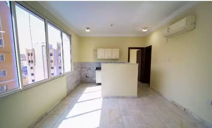 Residential Ready Property 1 Bedroom U/F Apartment  for rent in Al Sadd , Doha #14875 - 1  image 