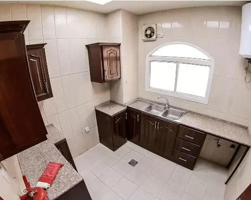 Жилой Готовая недвижимость 2 спальни Н/Ф Квартира  в аренду в Аль-Садд , Доха #14915 - 1  image 