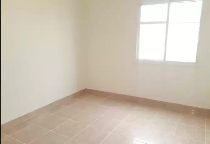 Residential Ready Property 2 Bedrooms U/F Apartment  for rent in Al Sadd , Doha #14925 - 1  image 