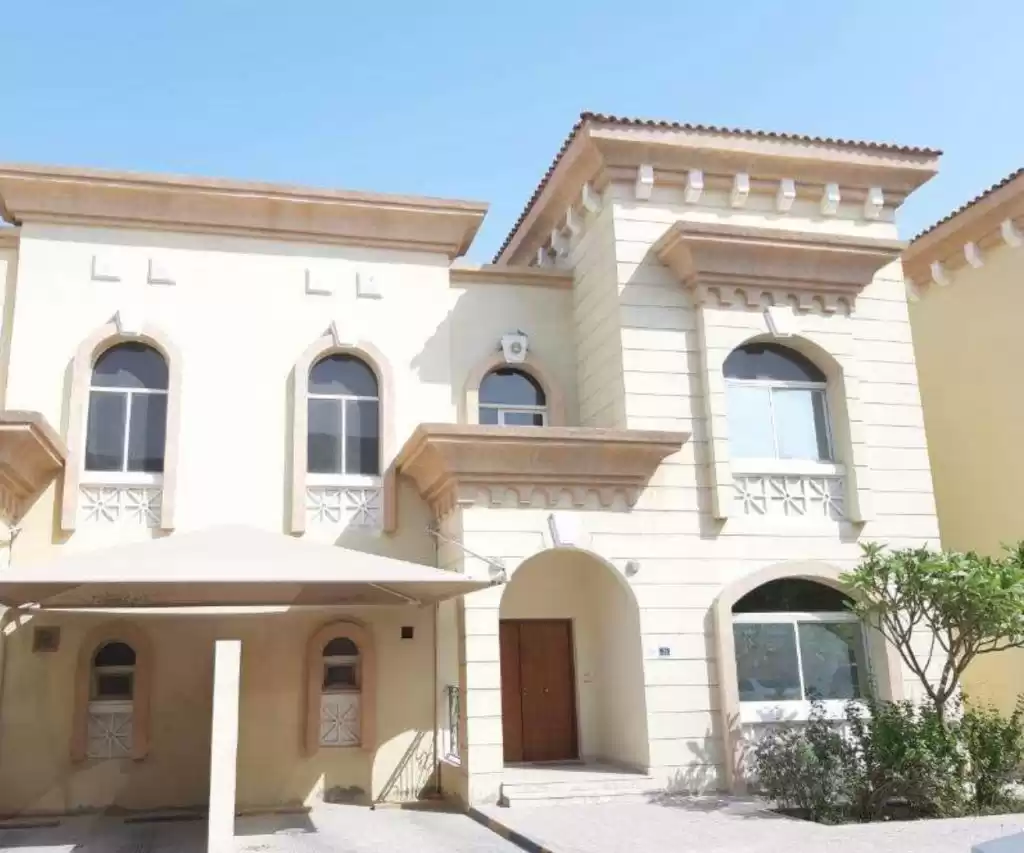Residential Ready Property 4 Bedrooms U/F Apartment  for rent in Doha #14950 - 1  image 