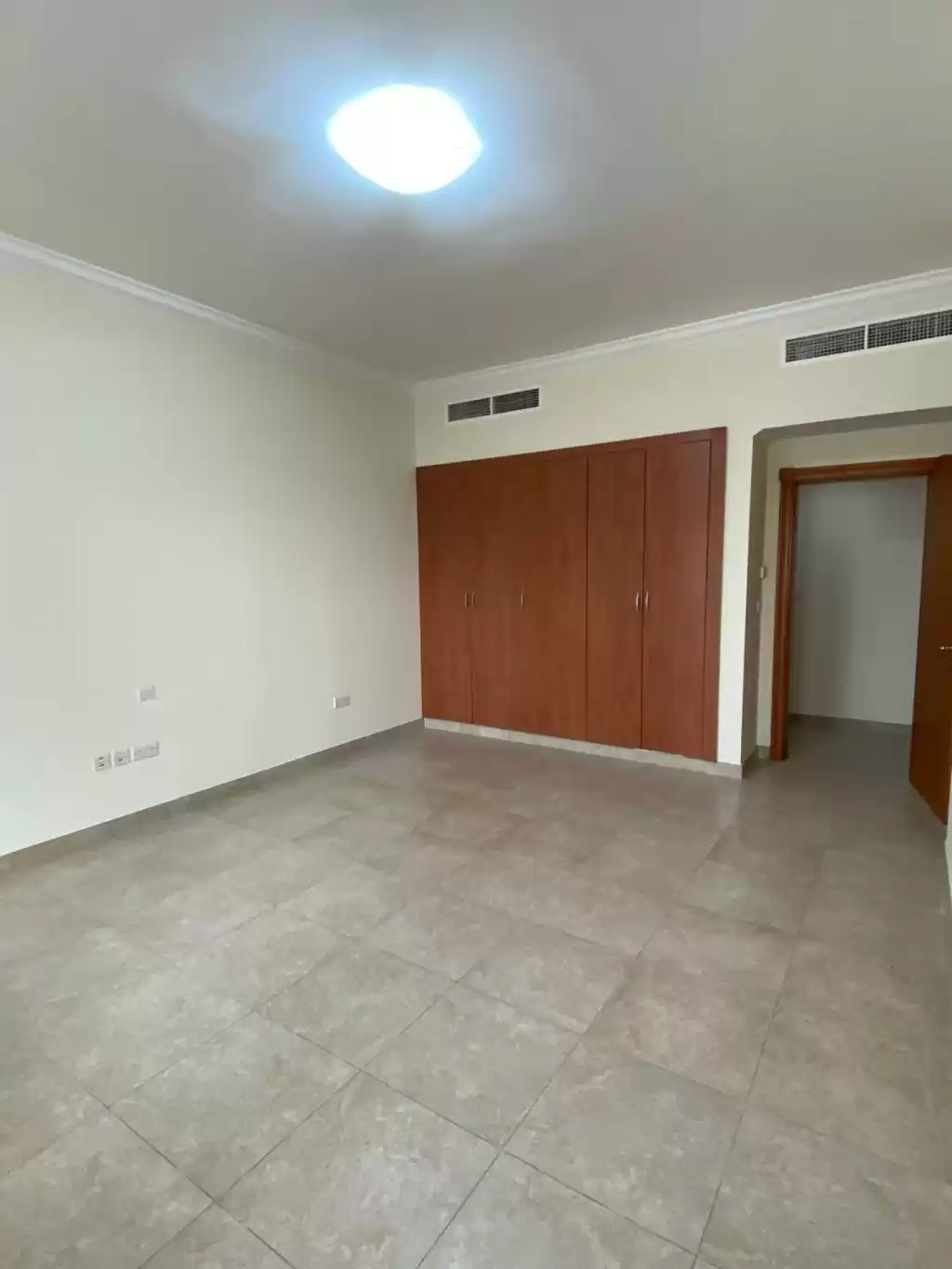 Wohn Klaar eigendom 2 Schlafzimmer S/F Wohnung  zu verkaufen in Doha #14962 - 1  image 