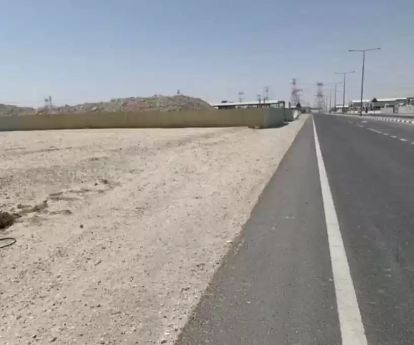 Terre Propriété prête Terrain à usage mixte  à vendre au Al-Sadd , Doha #15006 - 1  image 