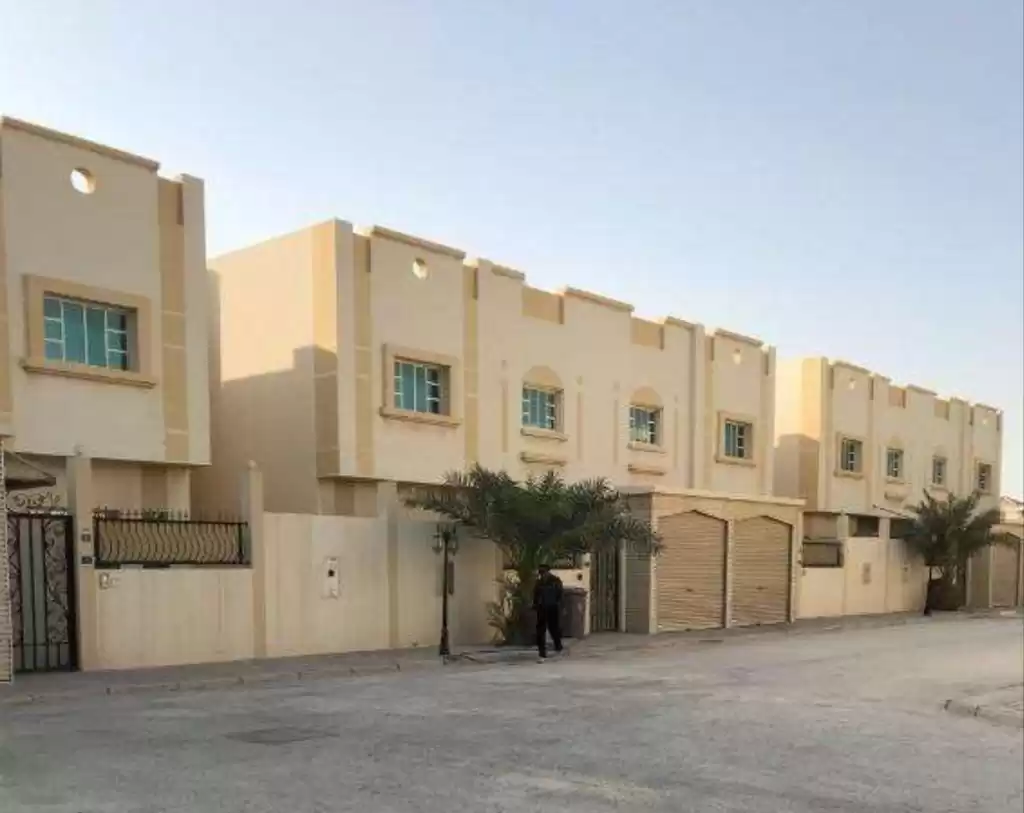 Wohn Klaar eigendom 1 Schlafzimmer U/F Wohnung  zu vermieten in Al Sadd , Doha #15016 - 1  image 