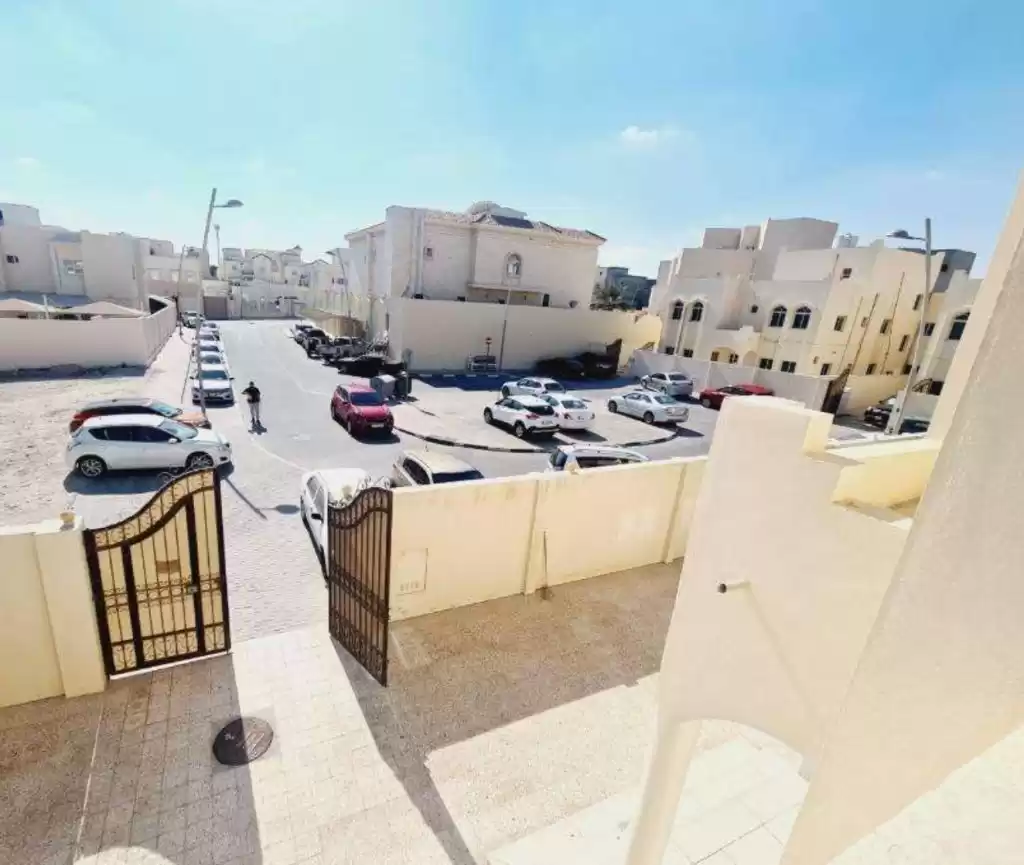 Residencial Listo Propiedad 2 dormitorios U / F Apartamento  alquiler en al-sad , Doha #15021 - 1  image 