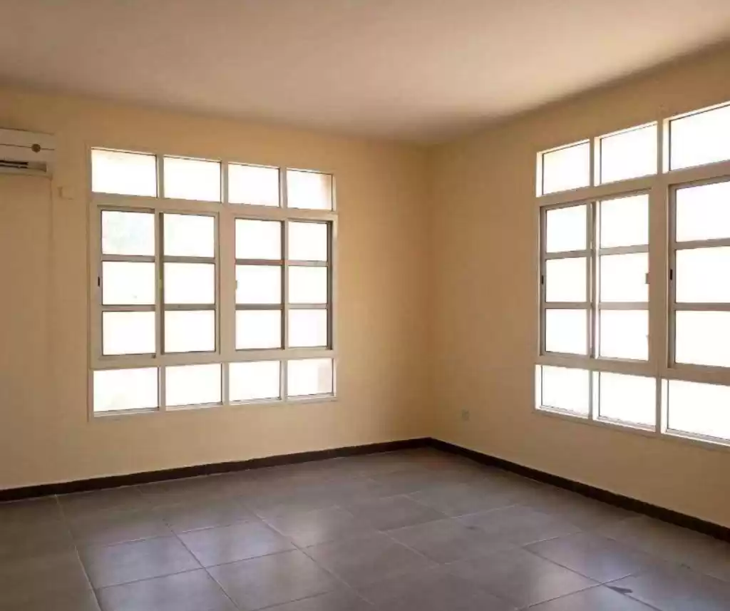 Residential Ready Property 1 Bedroom U/F Apartment  for rent in Doha #15023 - 1  image 