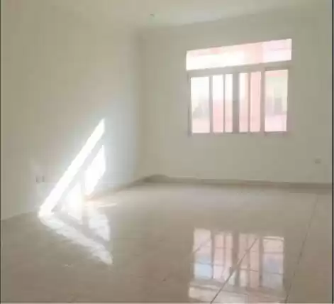 Wohn Klaar eigendom 2 Schlafzimmer U/F Wohnung  zu vermieten in Al Sadd , Doha #15033 - 1  image 