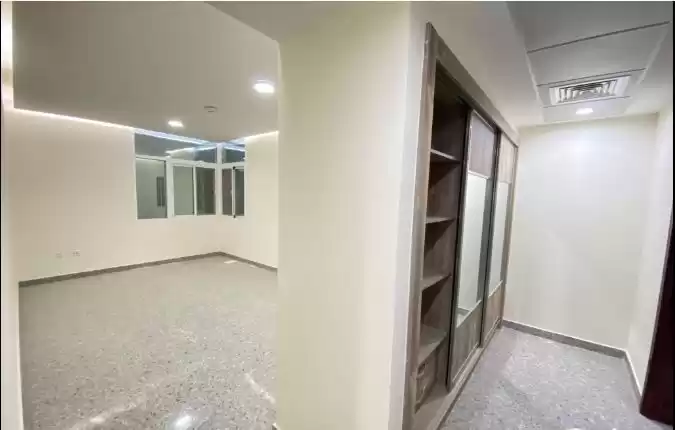 Residential Ready Property 1 Bedroom U/F Apartment  for rent in Al Sadd , Doha #15040 - 1  image 