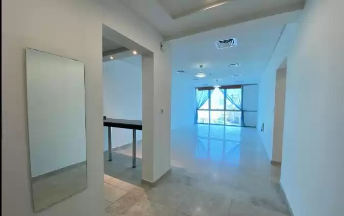 Résidentiel Propriété prête 2 chambres S / F Appartement  a louer au Doha #15044 - 1  image 