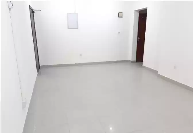 Residential Ready Property 4 Bedrooms U/F Apartment  for rent in Al Sadd , Doha #15072 - 1  image 
