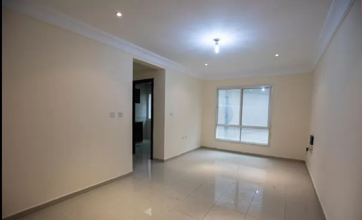 Residential Ready Property 3 Bedrooms U/F Apartment  for rent in Fereej-Bin-Mahmoud , Doha-Qatar #15075 - 1  image 