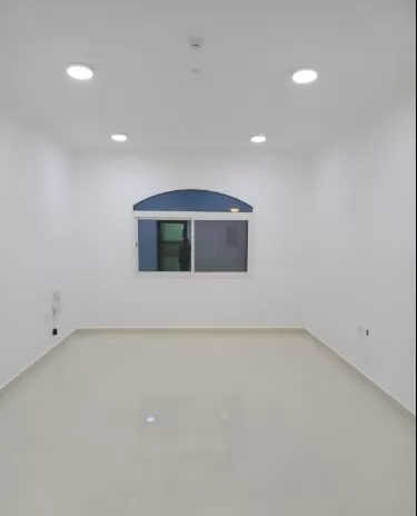 Residential Ready Property 2 Bedrooms U/F Apartment  for rent in Al Wakrah #15081 - 1  image 