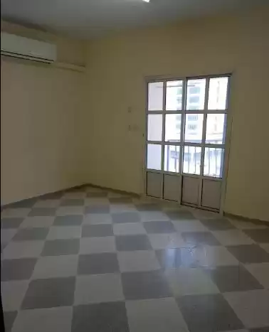 Residential Ready Property 2 Bedrooms U/F Apartment  for rent in Al Sadd , Doha #15087 - 1  image 