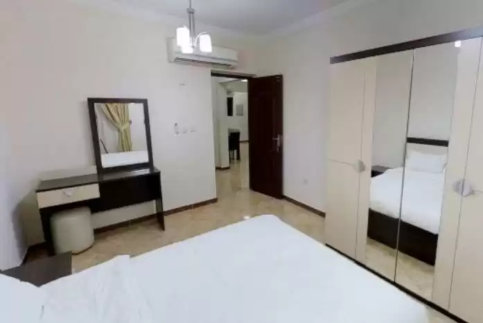 Residential Ready Property 2 Bedrooms F/F Apartment  for rent in Al Sadd , Doha #15088 - 1  image 
