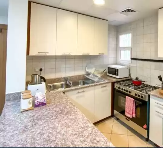 Résidentiel Propriété prête 2 chambres S / F Appartement  a louer au Doha #15106 - 1  image 