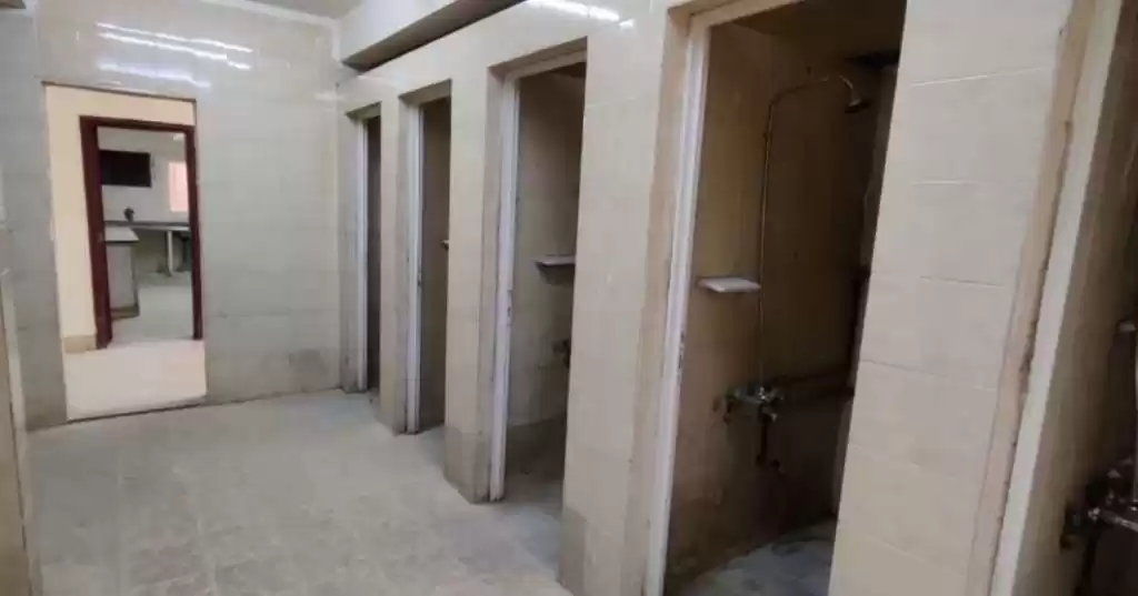 yerleşim Hazır Mülk 7+ Yatak Odası U/F Çalışma Kampı  kiralık içinde Doha #15121 - 1  image 