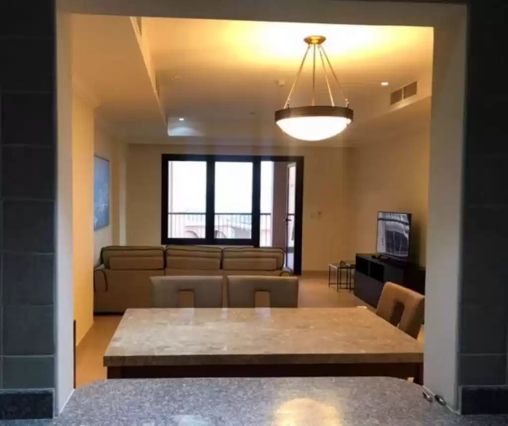 Жилой Готовая недвижимость 2 спальни Ж/Ж Квартира  в аренду в Доха #15126 - 1  image 